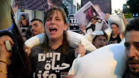 À Tel-Aviv, des Israéliens manifestent pour dénoncer la "famine" à Gaza • FRANCE 24