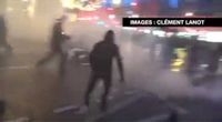 La vidéo entière des 3 flics à moto sois disant agresser on voit bien qui commence #FrenchRevolution
