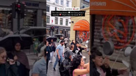 Malgré les fortes pluies, les rues étaient inondées de partisans de la Palestine à Oslo, en Norvège.